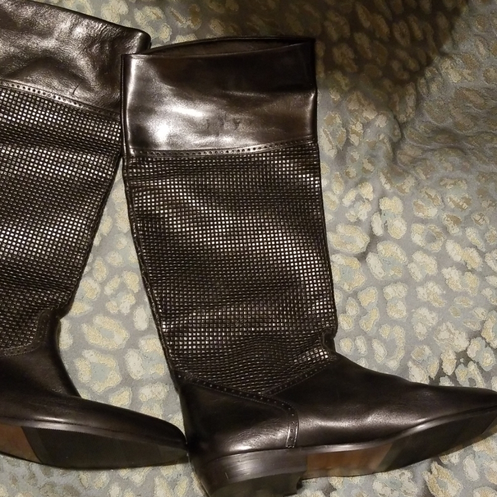 Larry Stuart NWOB Black leather Boots